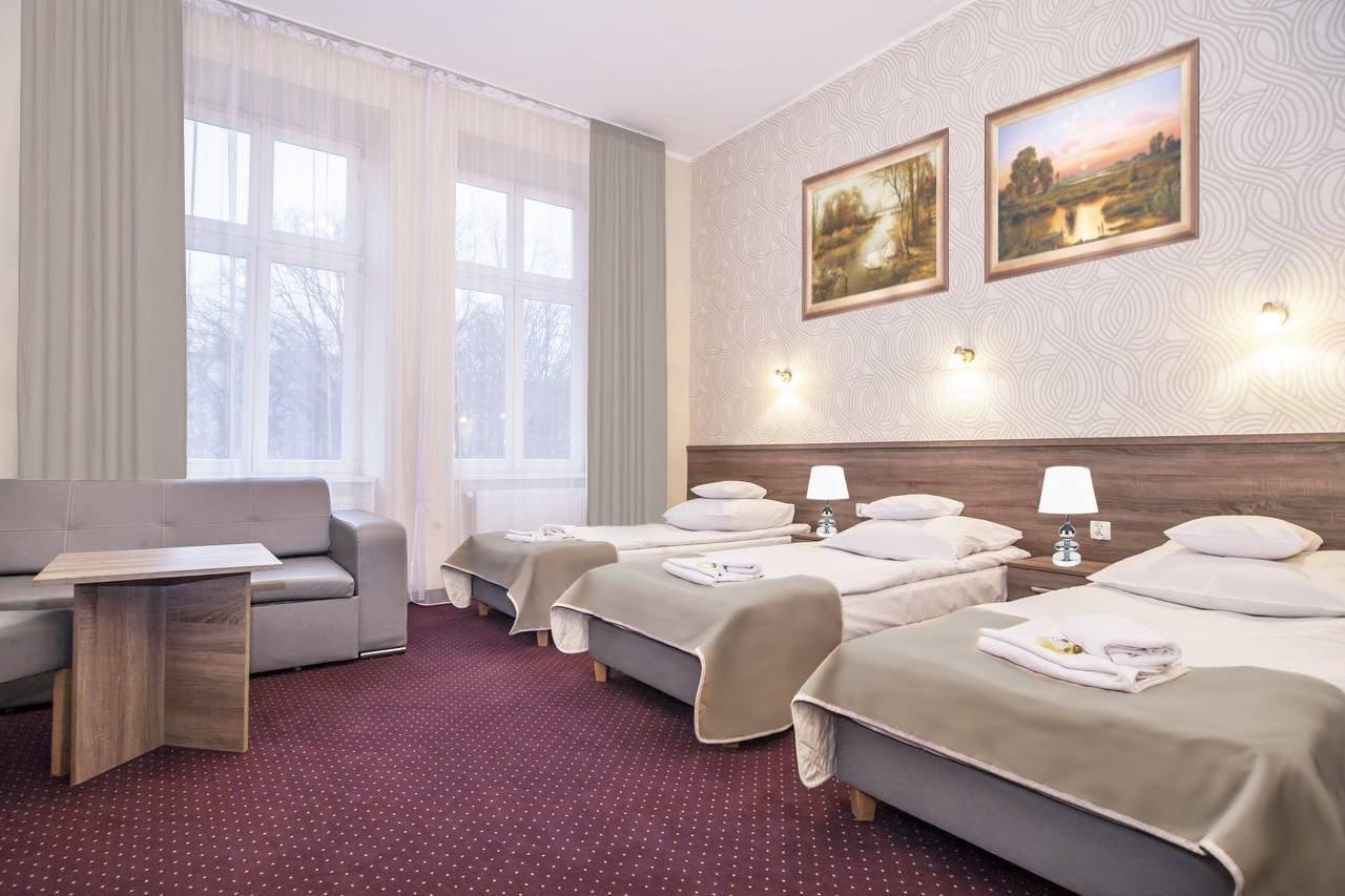 Hotel Maximum Krasków Eksteriør bilde