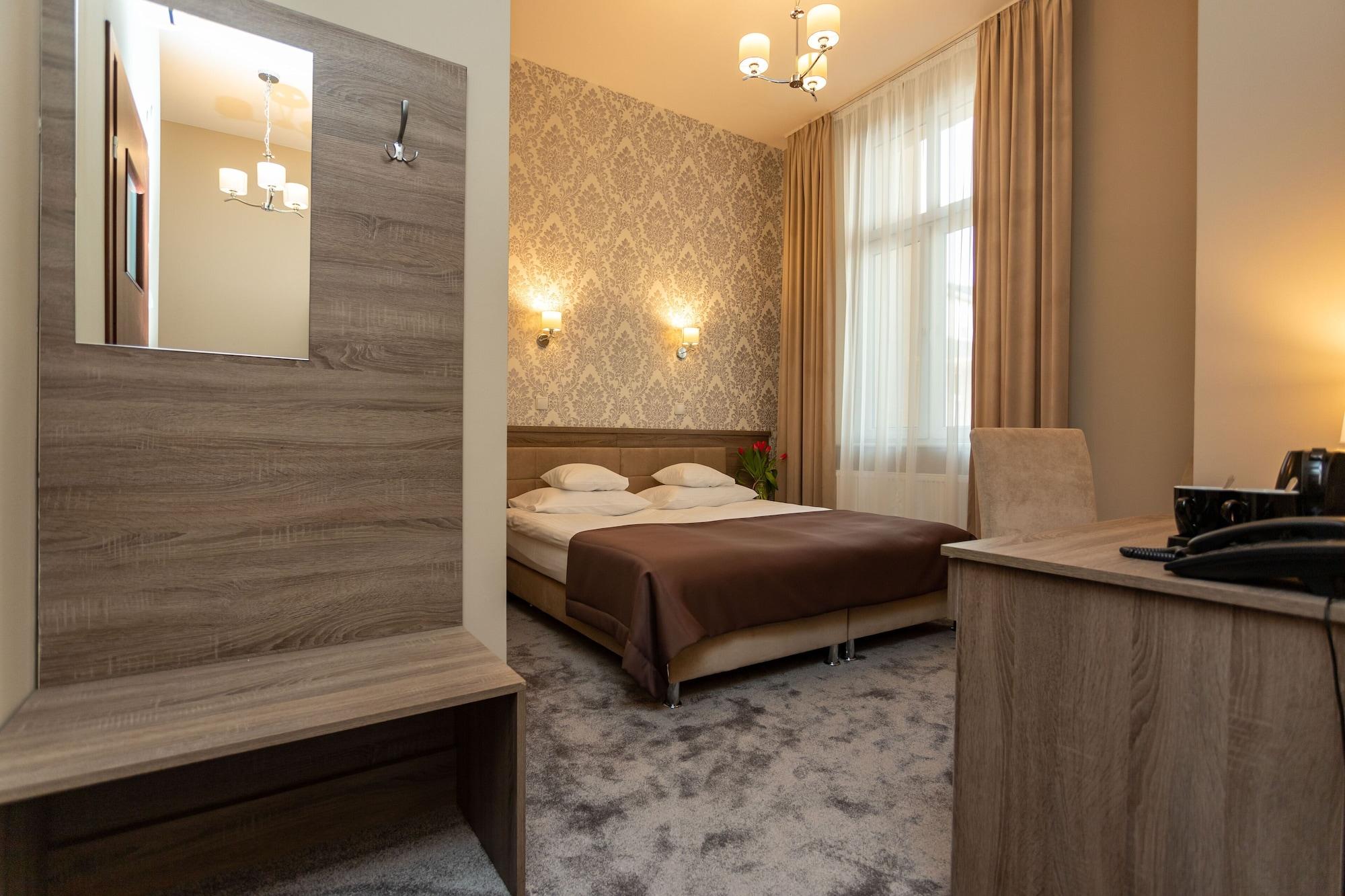 Hotel Maximum Krasków Eksteriør bilde