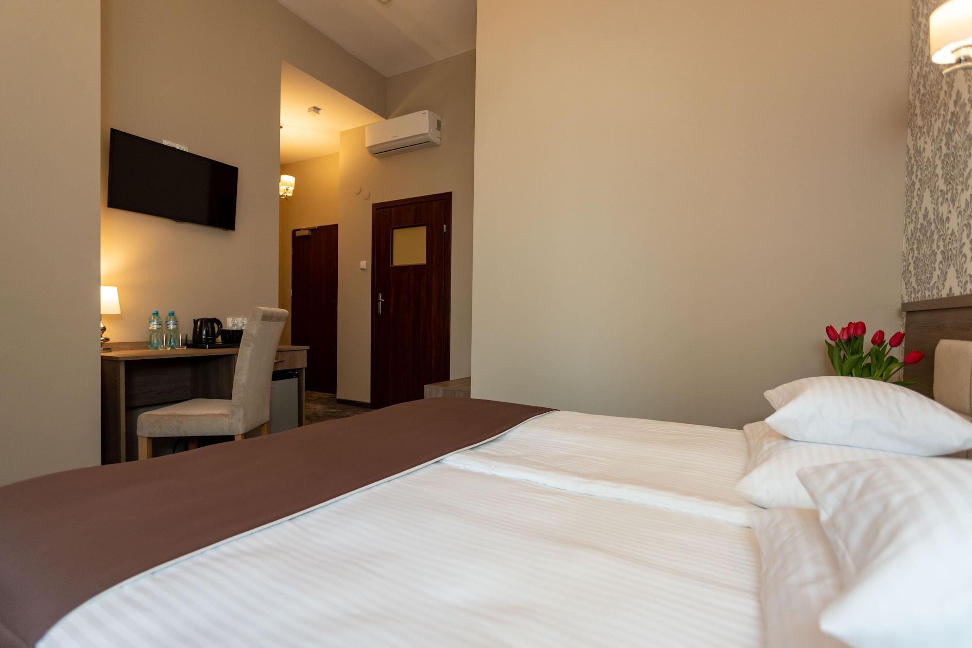 Hotel Maximum Krasków Eksteriør bilde