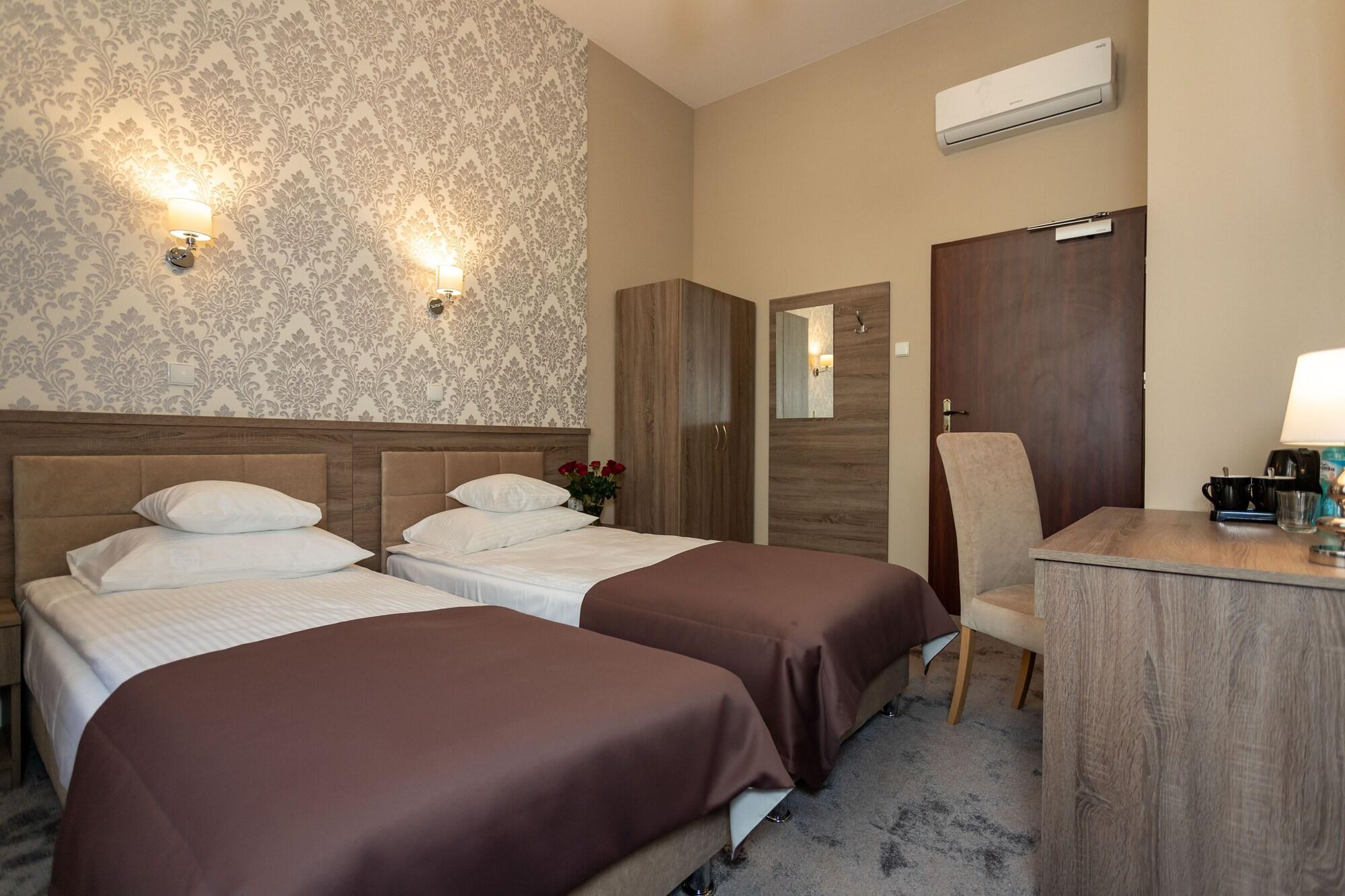 Hotel Maximum Krasków Eksteriør bilde
