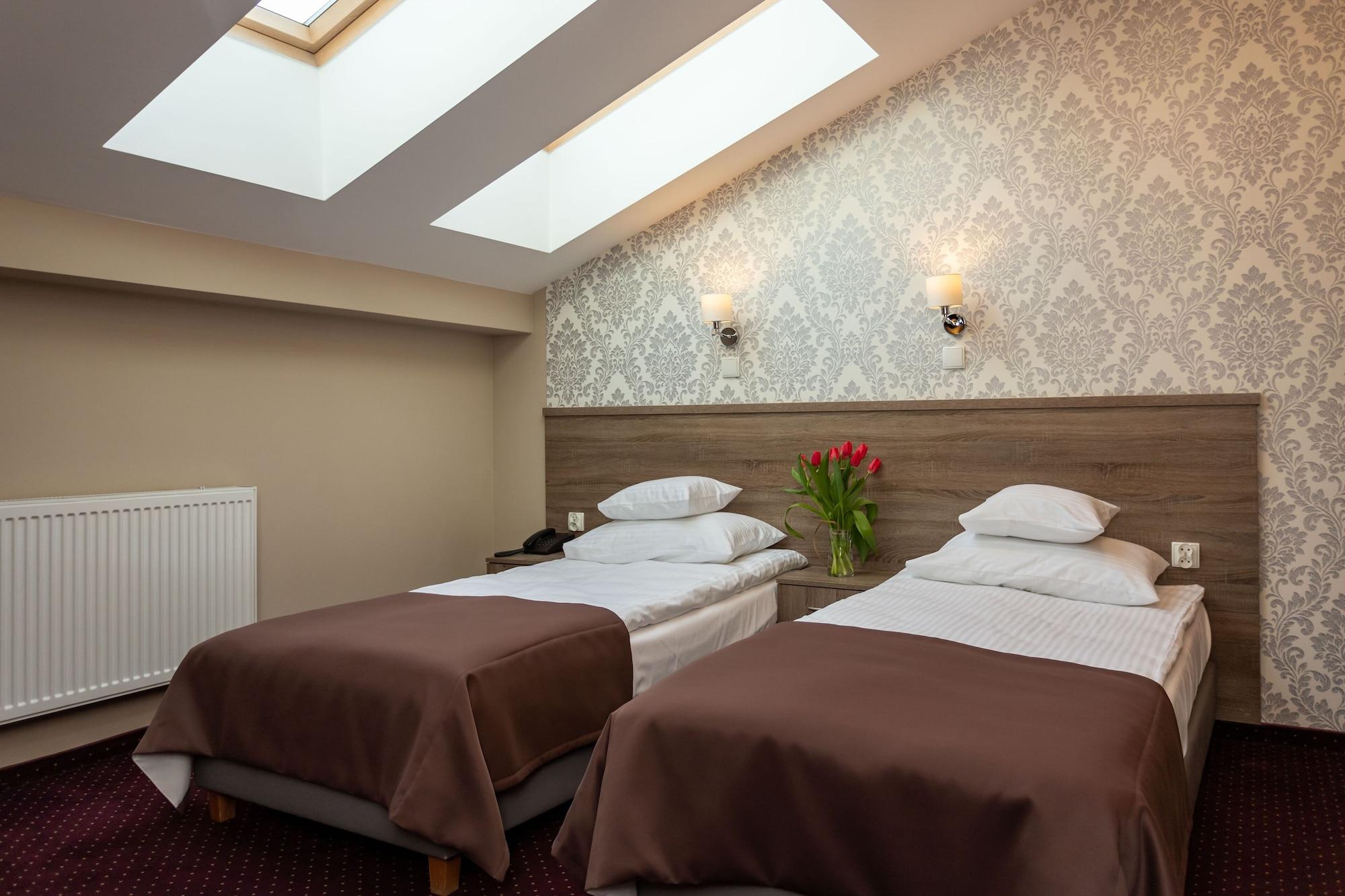 Hotel Maximum Krasków Eksteriør bilde
