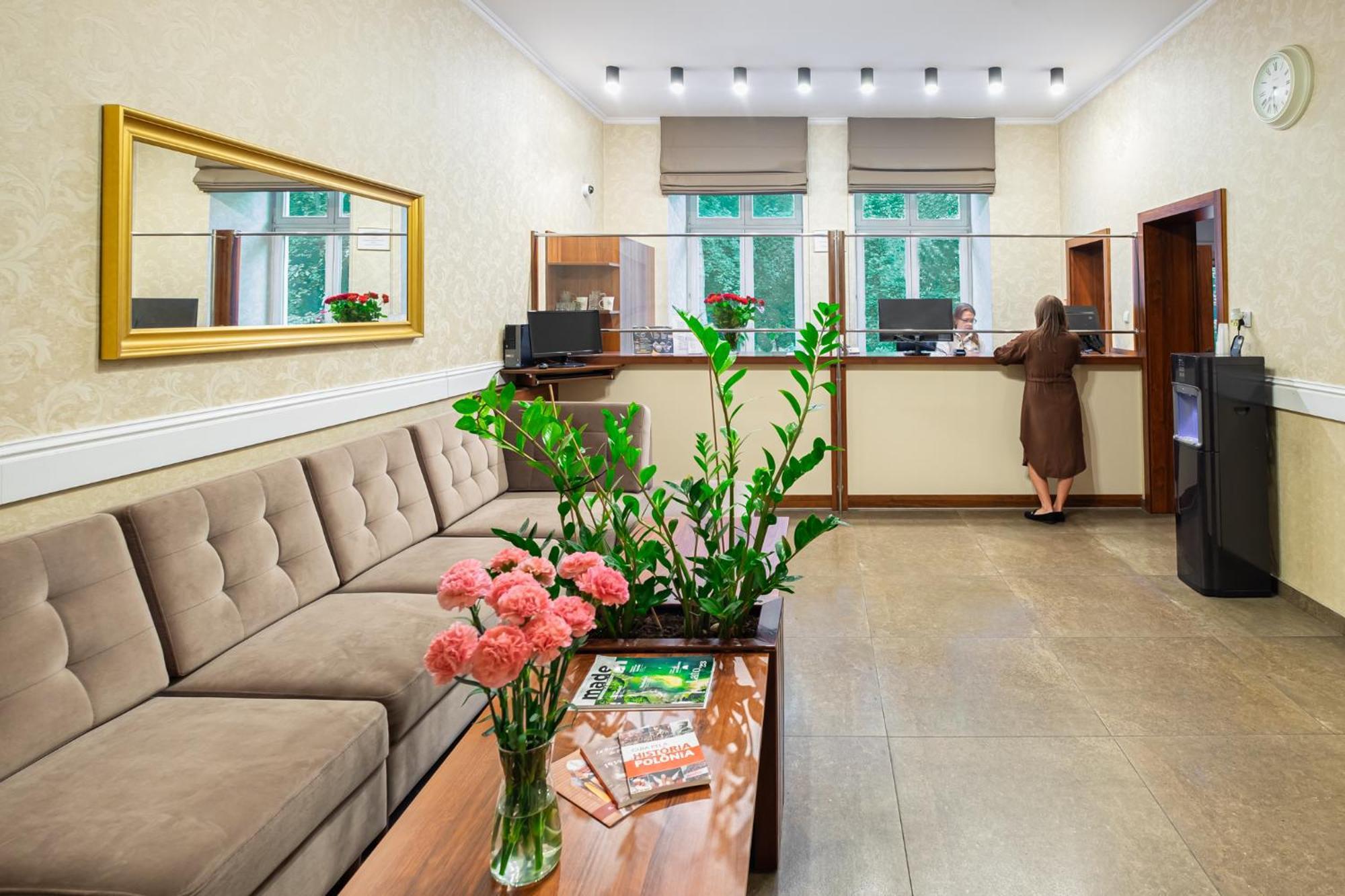 Hotel Maximum Krasków Eksteriør bilde