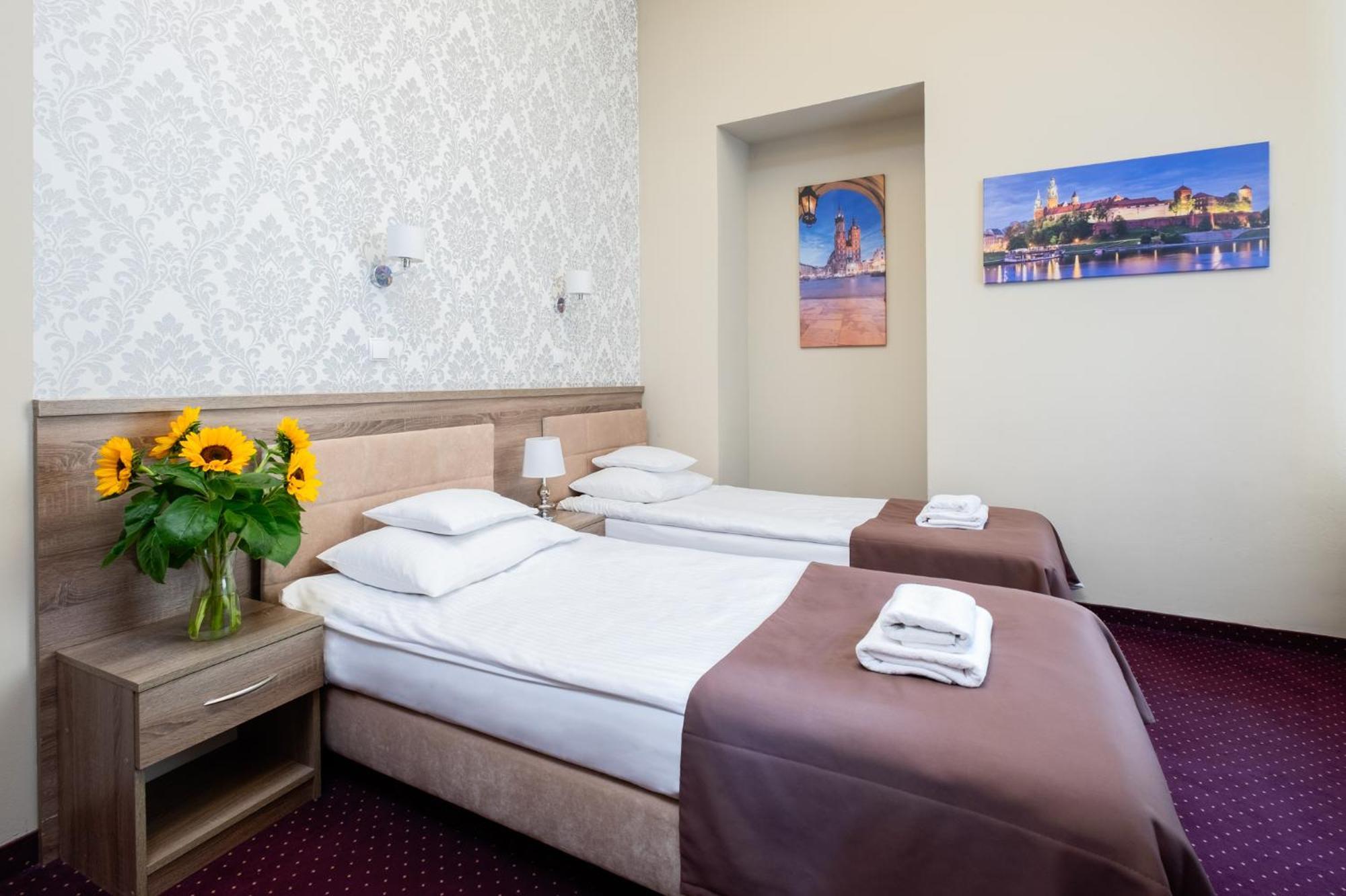 Hotel Maximum Krasków Eksteriør bilde