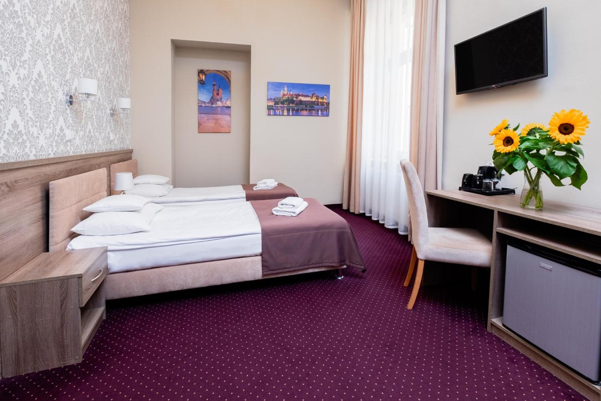 Hotel Maximum Krasków Eksteriør bilde