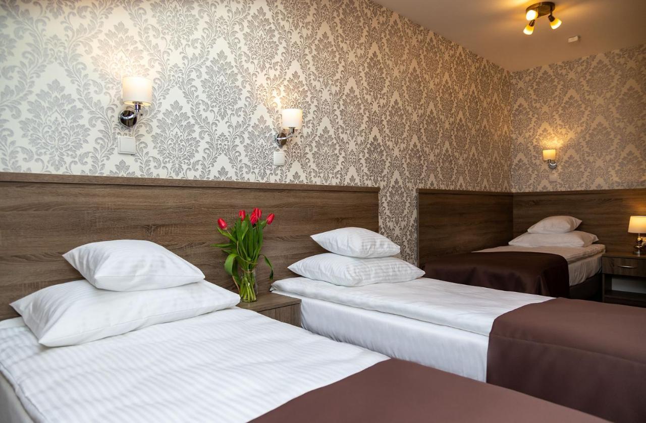 Hotel Maximum Krasków Eksteriør bilde