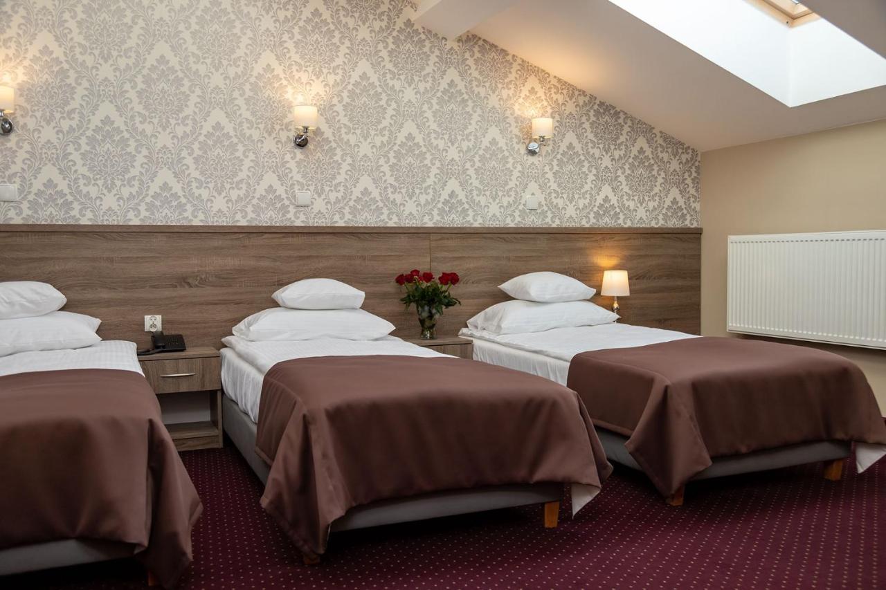 Hotel Maximum Krasków Eksteriør bilde