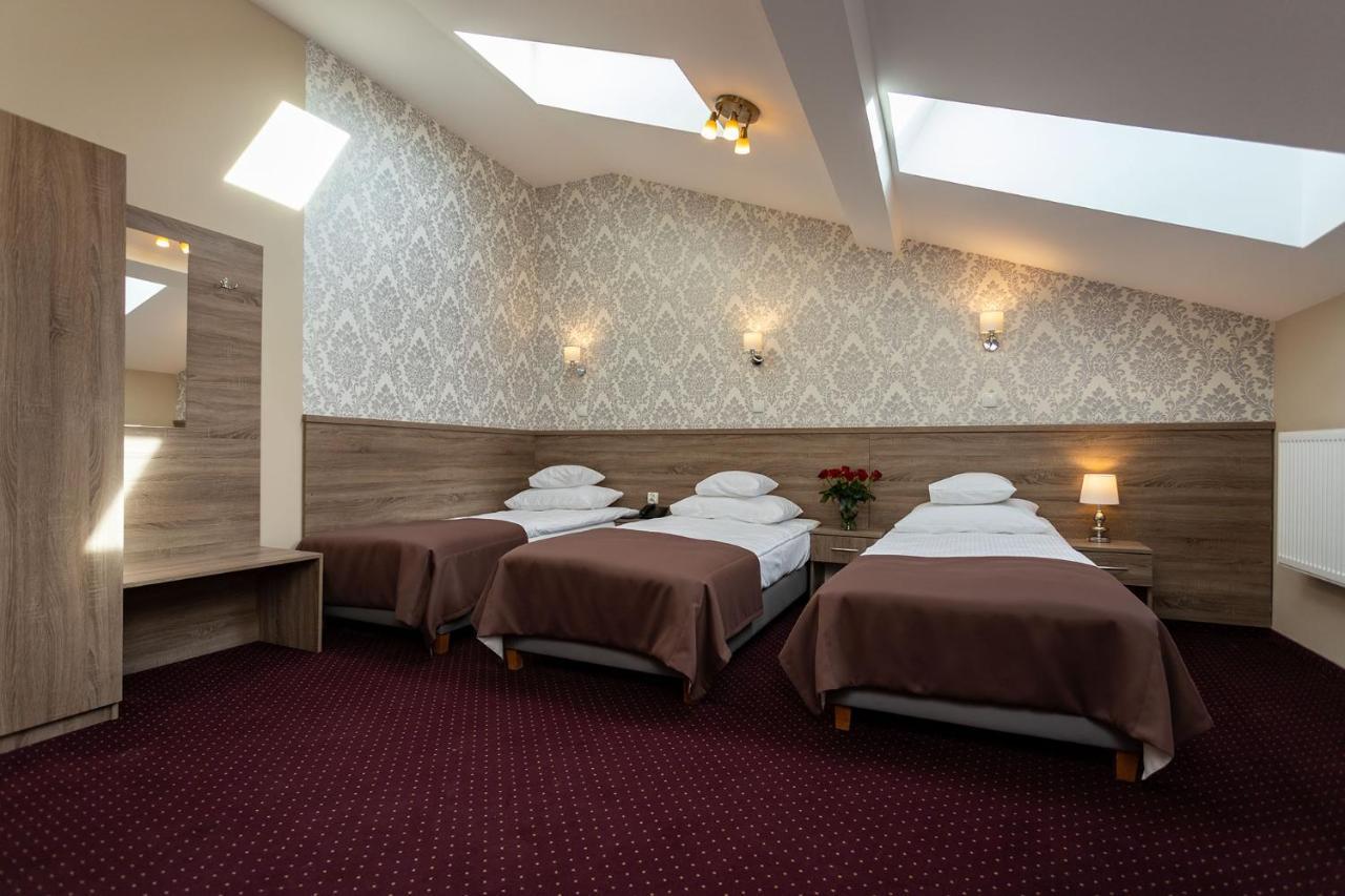 Hotel Maximum Krasków Eksteriør bilde