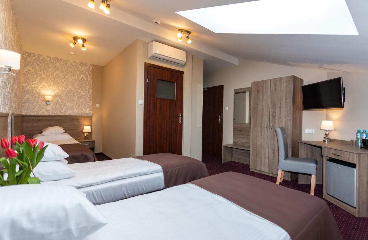 Hotel Maximum Krasków Eksteriør bilde