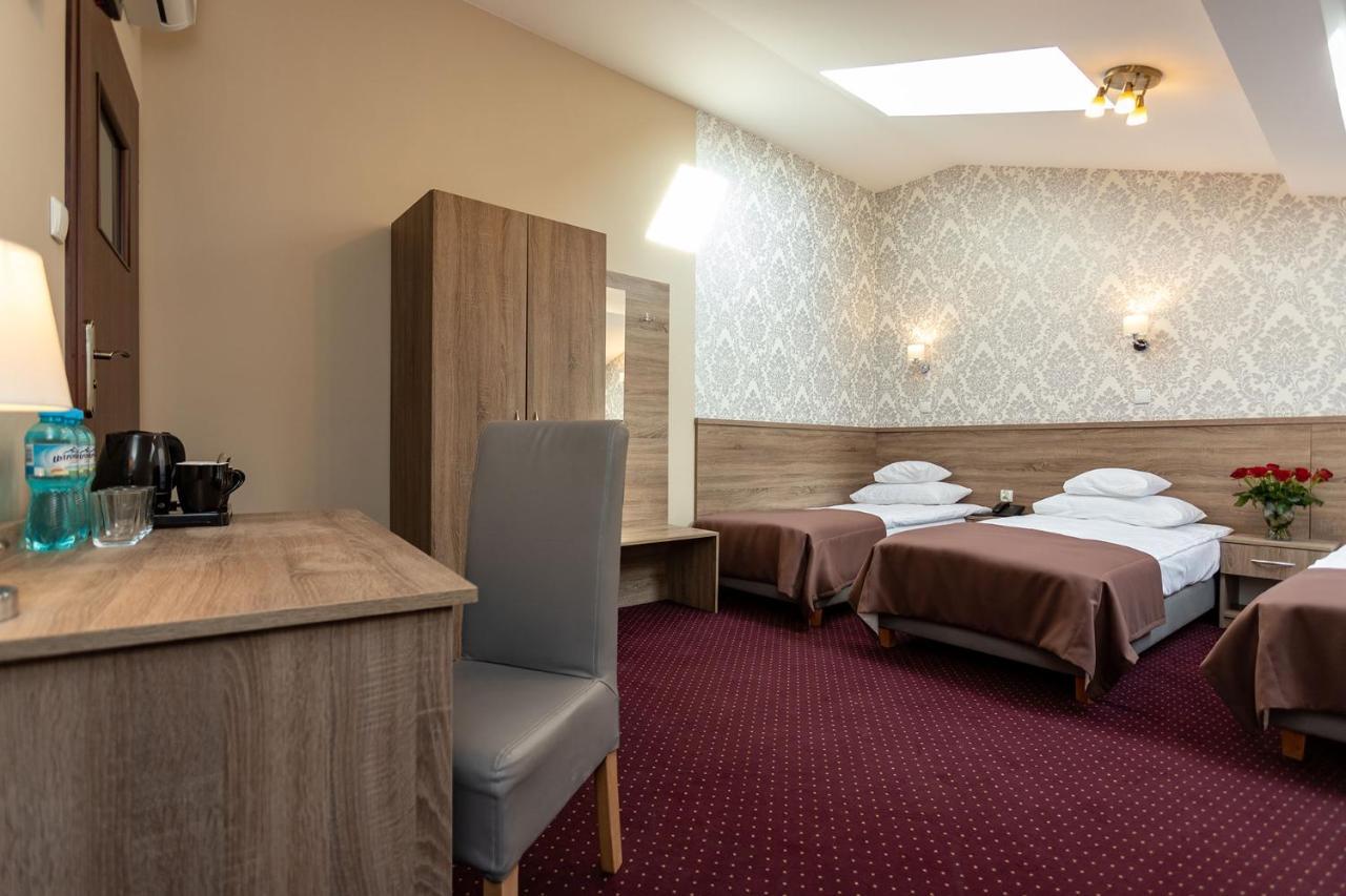Hotel Maximum Krasków Eksteriør bilde